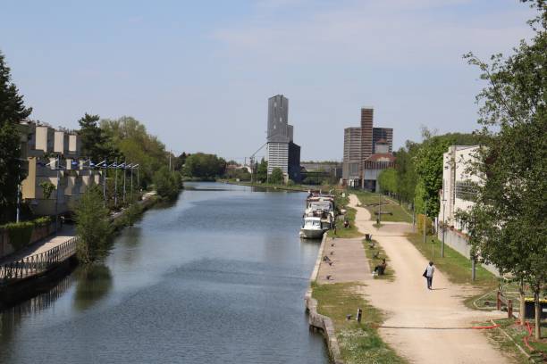 istock Montargis - Briare canal 1495424560