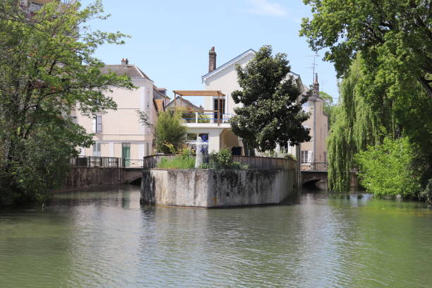 istock Montargis - Briare canal 1495424681