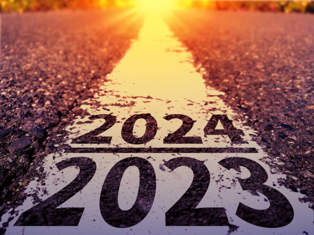 proceed from 2023 to 2024. - every cloud has a silver lining imagens e fotografias de stock