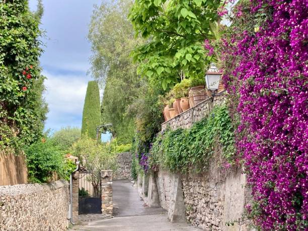istock France - Alpes Maritimes - Biot village 1495602630
