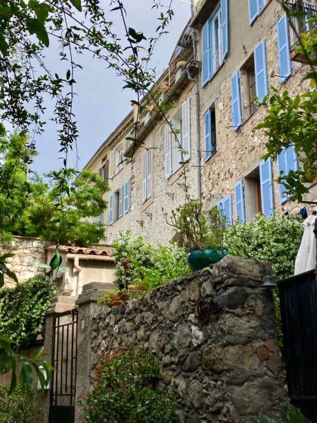 istock France - Alpes Maritimes - Biot village 1495603269