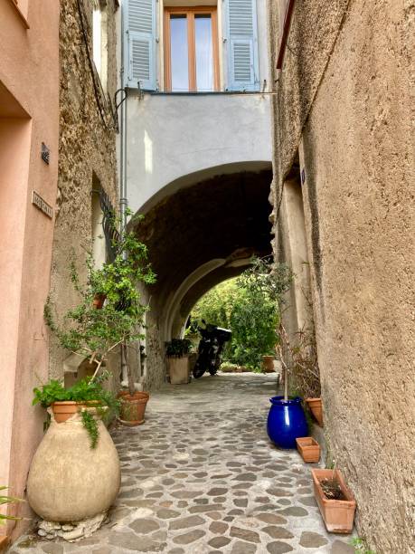 istock France - Alpes Maritimes - Biot village 1495603629
