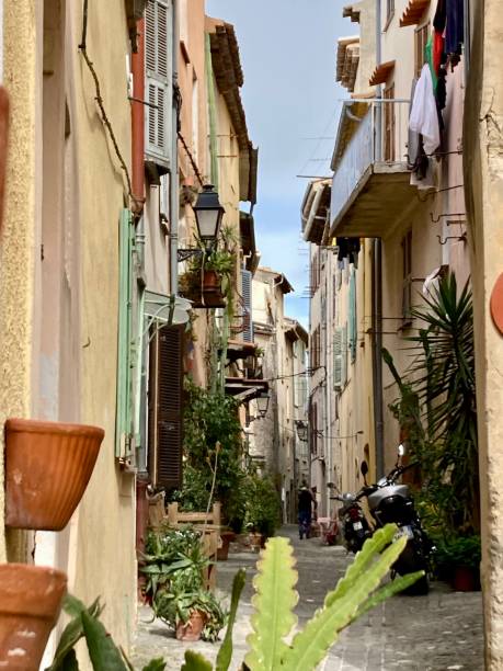 istock France - Alpes Maritimes - Biot village 1495605019