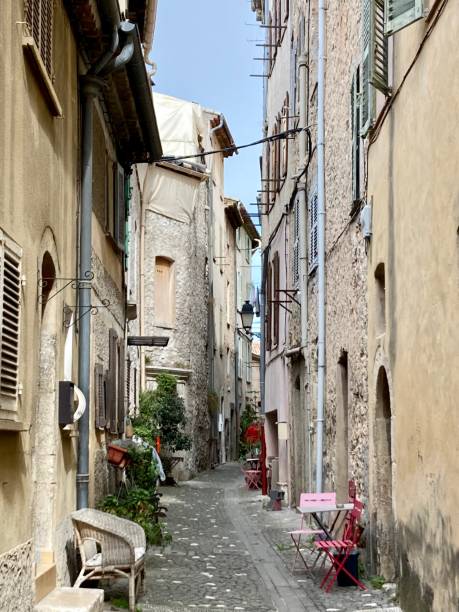 istock France - Alpes Maritimes - Biot village 1495605188