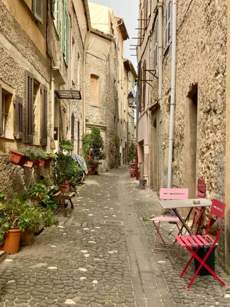 istock France - Alpes Maritimes - Biot village 1495605263