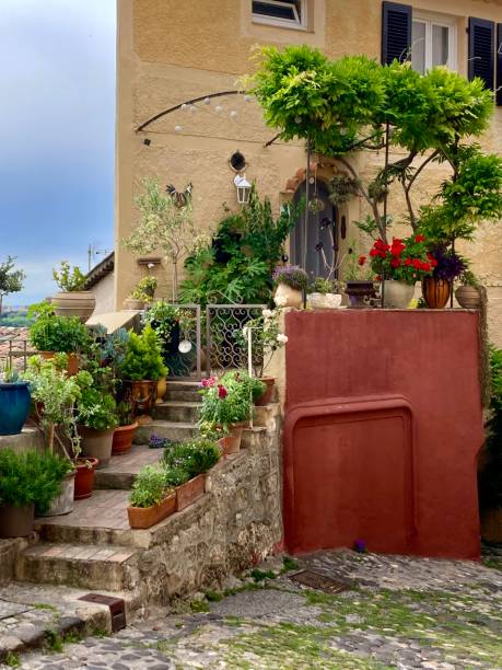 istock France - Alpes Maritimes - Biot village 1495605600