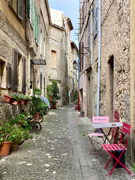 istock France - Alpes Maritimes - Biot village 1495606065