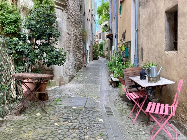 istock France - Alpes Maritimes - Biot village 1495608022