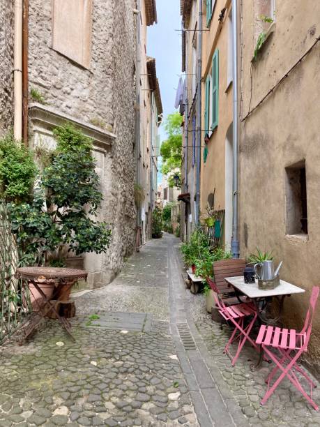 istock France - Alpes Maritimes - Biot village 1495608049