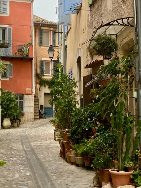 istock France - Alpes Maritimes- Biot village - 1495658770