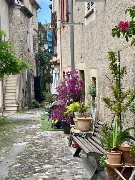istock France - Alpes Maritimes- Biot village - 1495659043