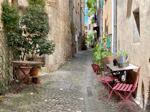 istock France - Alpes Maritimes- Biot village - 1495661208