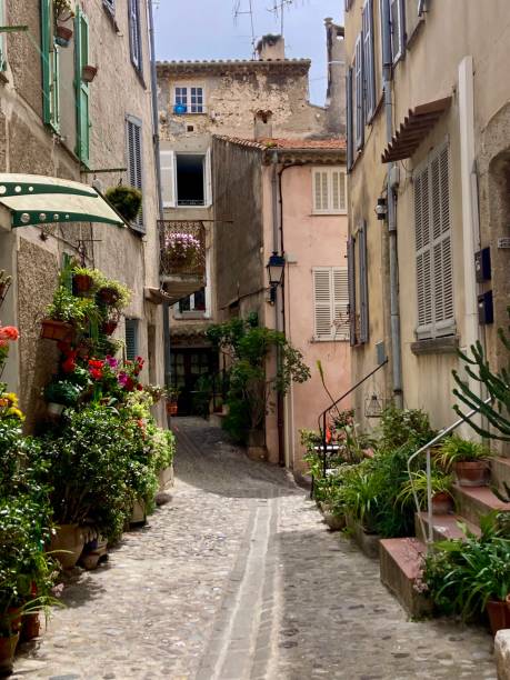 istock France - Alpes Maritimes- Biot village - 1495663230