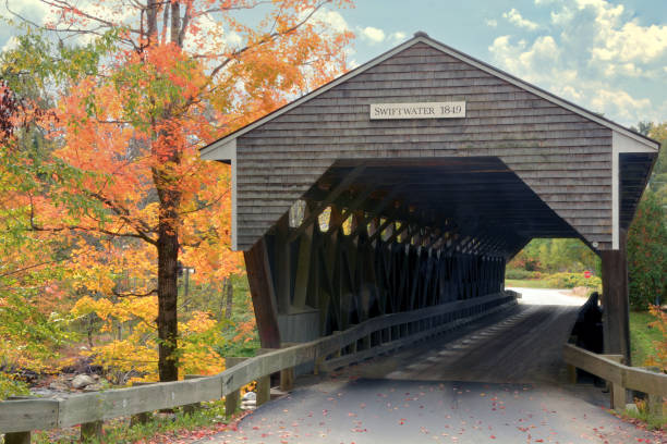 istock Swiftwater Covered Bridge in New Hampshire 1495683878