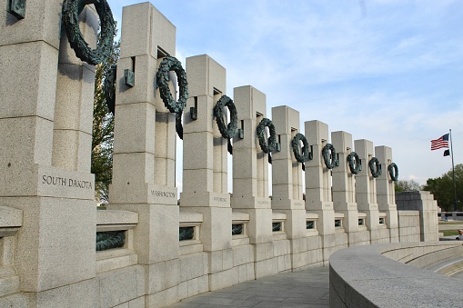 Western states along side of WWII Memorial