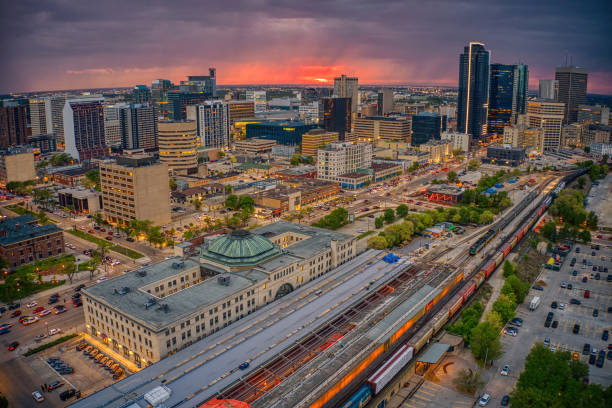 aerial view of winnipeg, manitoba during summer - manitoba imagens e fotografias de stock