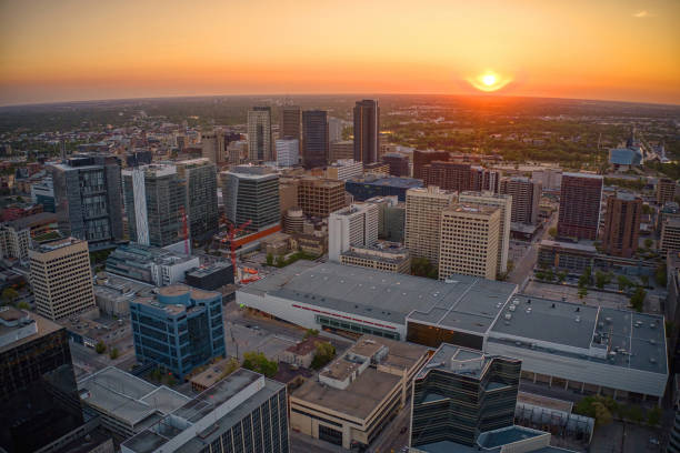 aerial view of winnipeg, manitoba during summer - manitoba winnipeg winter bridge imagens e fotografias de stock