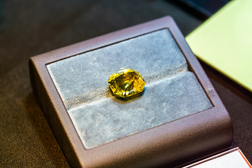 yellow gemstone