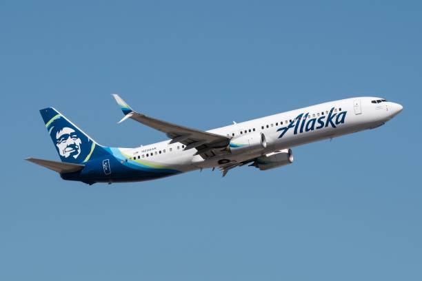alaska airlines 737-900er n298ak kphx - boeing stock-fotos und bilder