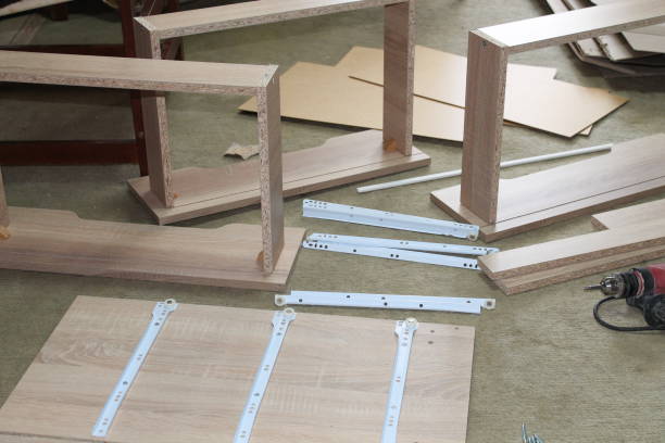 istock Assembling dresser furniture for storing clothes 1495887924