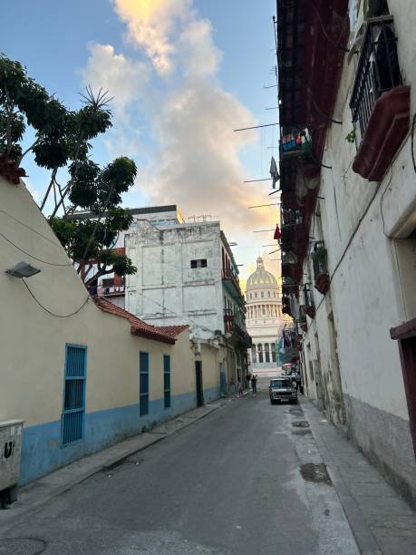 istock El Capitolio down narrow street 1495906909