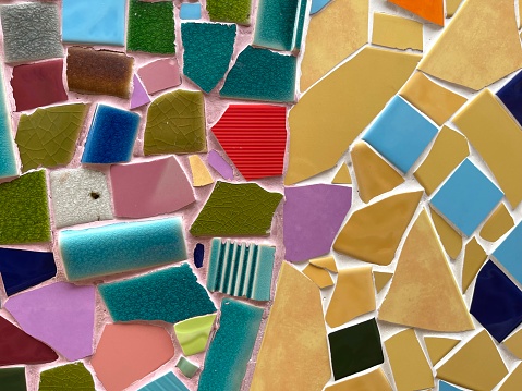 Broken tile mosaic wall and floor idea for DIY