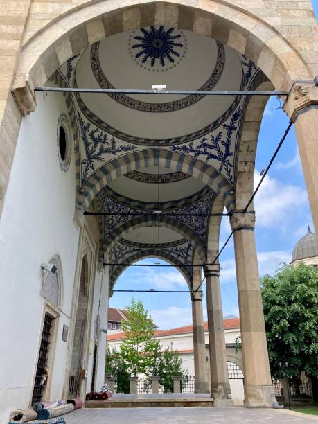 istock Kosovo - Pristina - Mosque Xhamia e Madhe in the downtown 1495921780