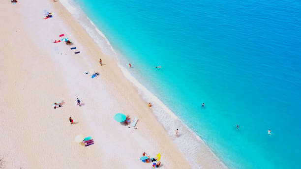 istock Aerial view of turquoise sea 1495938789