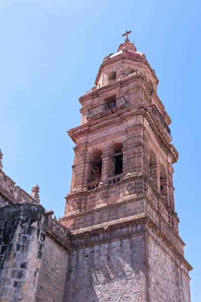 punto di riferimento campanile del tempio di san agustin a morelia - church bell tower temple catholicism foto e immagini stock