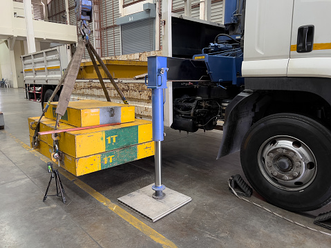 The Load test for heavy truck in work shop