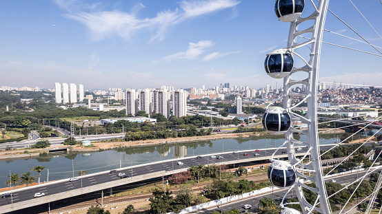 View of the West Zone of São Paulo near a ferris wheel
