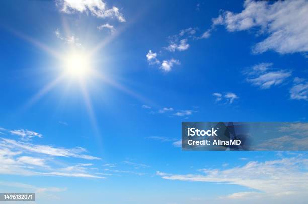 하늘에 밝은 구름과 밝은 태양 0명에 대한 스톡 사진 및 기타 이미지 - 0명, 경관, 계절 - iStock