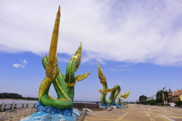 Naga statue at the entrance of Landmark in Nong Khai, Thailand Naga statue at the entrance of Landmark in Nong Khai, Thailand nong khai province stock pictures, royalty-free photos & images