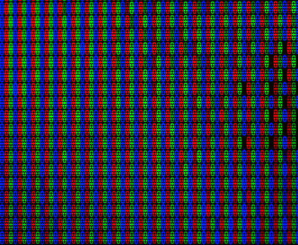 toma macro de la pantalla del televisor que muestra píxeles individuales - led abstract the media textured effect fotografías e imágenes de stock