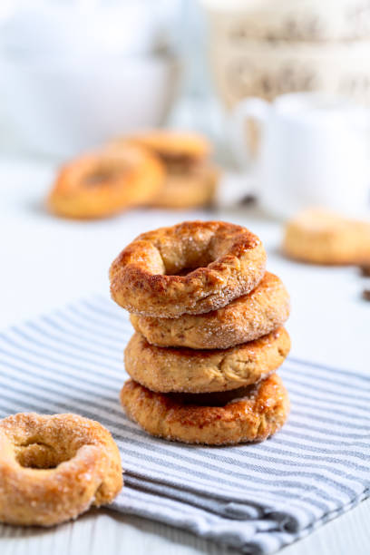 istock Traditional Italian torchetti cookies. 1496170095