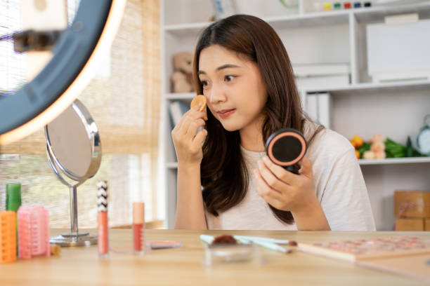 istock Beauty blogger 1496177791
