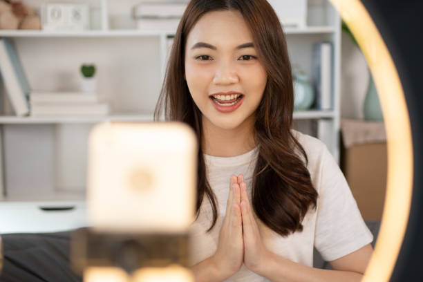 istock Beauty blogger 1496178058