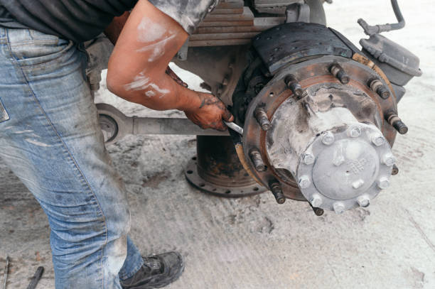 istock Mechanic changing truck brake shoes 1496198577