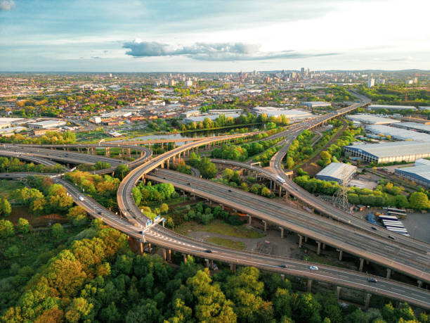 junção de espaguete m6 - uk tree city bridge - fotografias e filmes do acervo