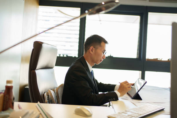 istock Do business easily with a tablet 1496262391