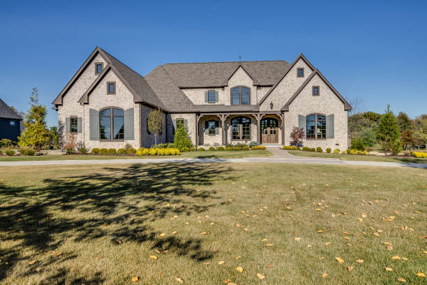 istock View of front of house on a sunny day 1496294492