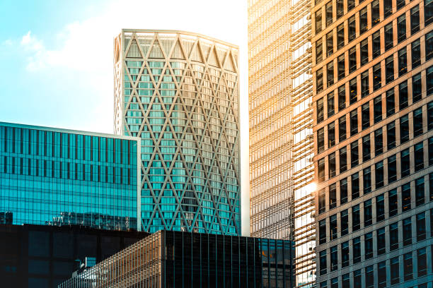 istock Office skyscraper Reflection in the sunlight, Canary Wharf, London 1496471509