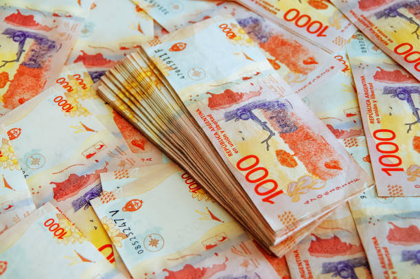 1000 banknoty peso argentyńskie - waluta argentyny obrazy zdjęcia i obrazy z banku zdjęć