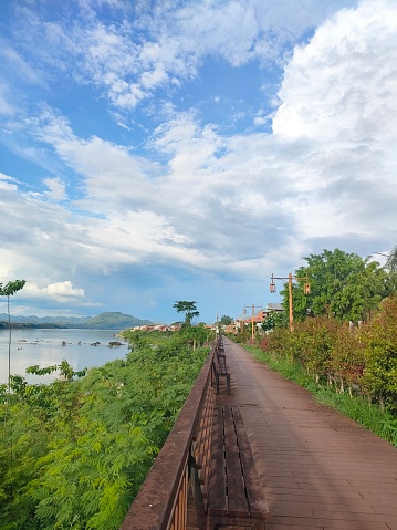 Walk along the Mekong River