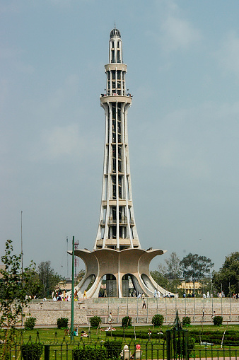 Pakistan, Lahor - March 27, 2005 :Minar-e-Pakistan ( Azadi Chowk Metro St )