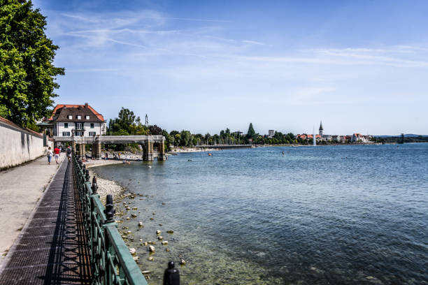 passarela do cais freidrichshafen, alemanha - hindenburg - fotografias e filmes do acervo