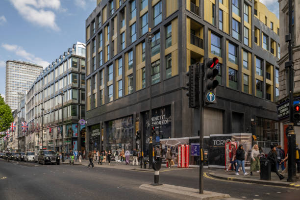 oxford street com pedestres - london england sign street street name sign - fotografias e filmes do acervo