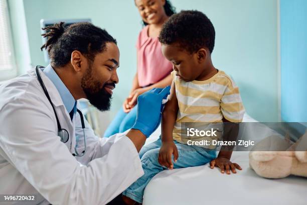 You See Theres Nothing To Worry About Stock Photo - Download Image Now - Doctor, Child, Vaccination
