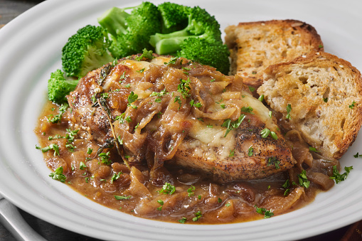 French Onion Soup Chicken with Toasted French Bread and Steamed Broccoli