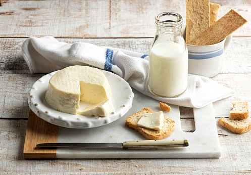 Minas Geraes state is famous for its milk, and dairy products, Minas cheese (Queijo de minas frescal) is a low calorie one, consumed during breakfast, and as dessert.